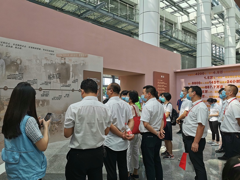 ս���ߡ���ʵ��μ������ѵ�֧����ǰ�п���Ӣ���¾�