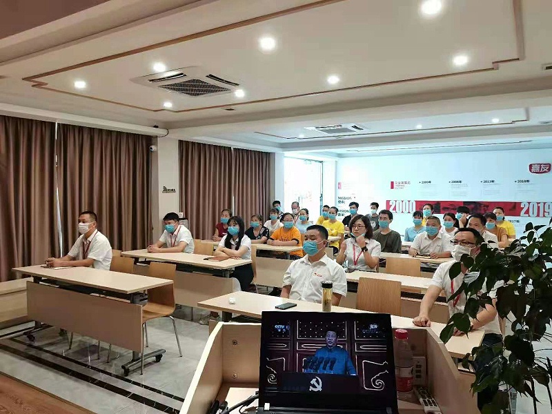 J9����ֱӪ������ף�й�����������100����